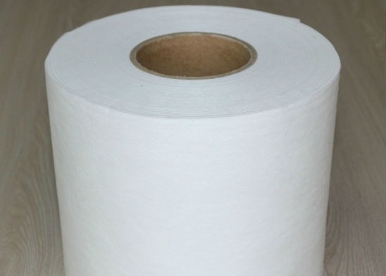 kopen Aangepaste smeltgeblazen niet-geweven stof 15-50 gsm voor luchtfilterzak online manufacture