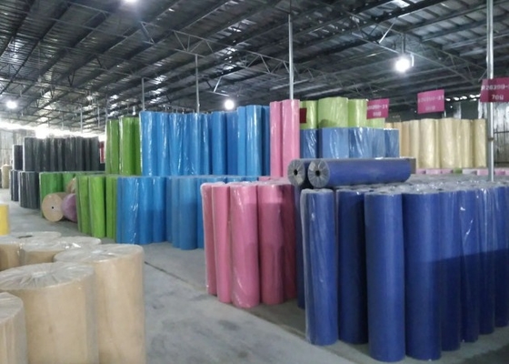 kopen 10-200GSM Spunbond nonwoven fabrics Perfect voor buitenverpakkingen in verschillende kleuren online manufacture